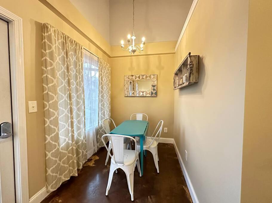Haven At Hazel~Downtown Bungalow Demorest Exterior foto