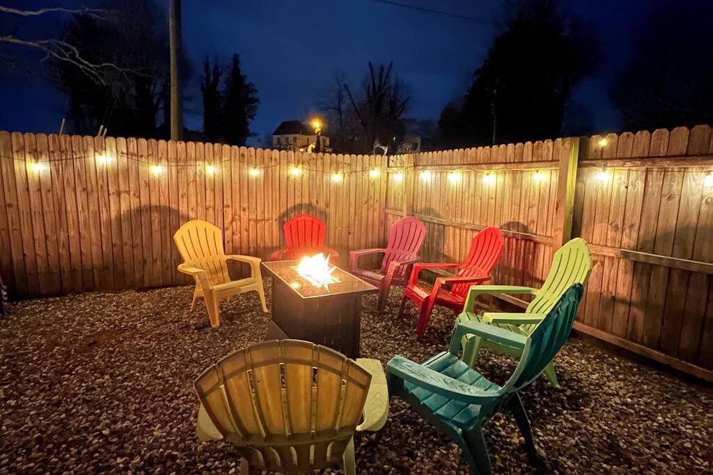 Haven At Hazel~Downtown Bungalow Demorest Exterior foto